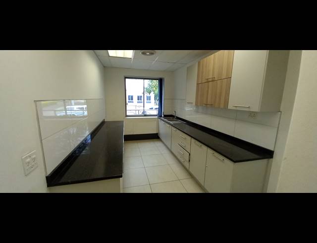 588M² OFFICE TO LET IN WOODMEAD